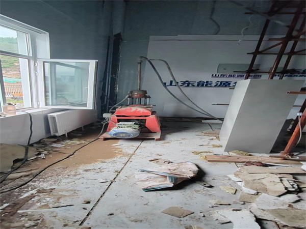 阿瓦提地基基础下沉墙体裂缝加固注浆顶升施工