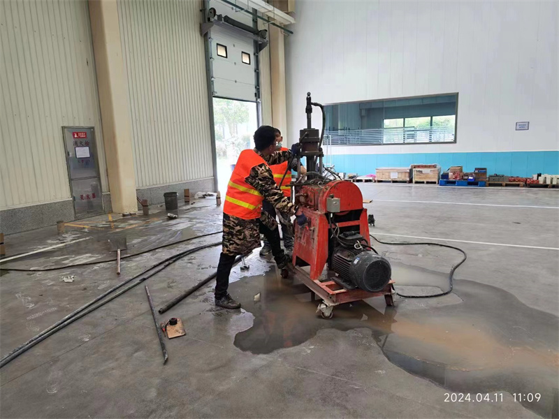 阿瓦提厂房地面下沉塌陷注浆加固施工